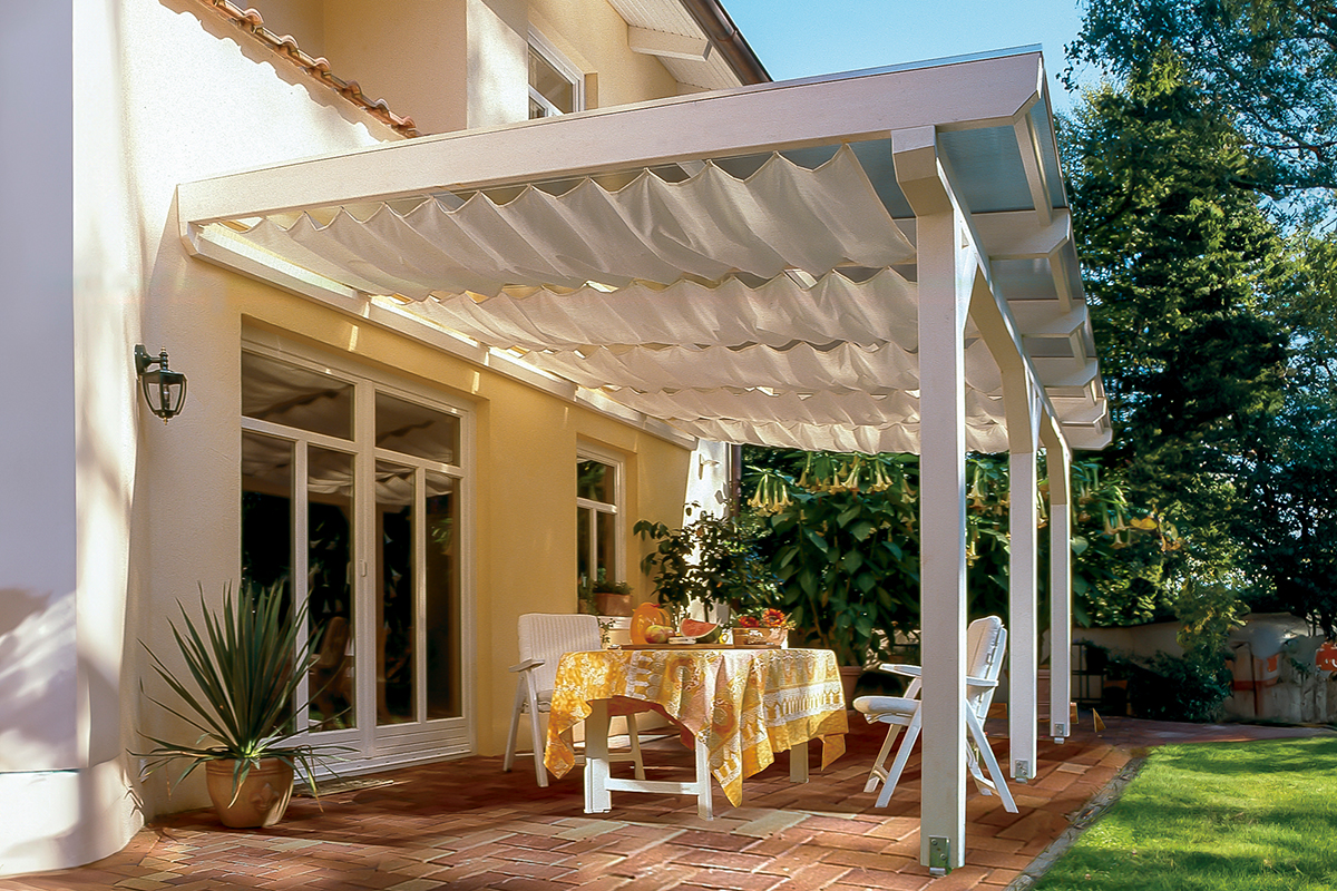 Terrassenüberdachung mit Sonnensegeln