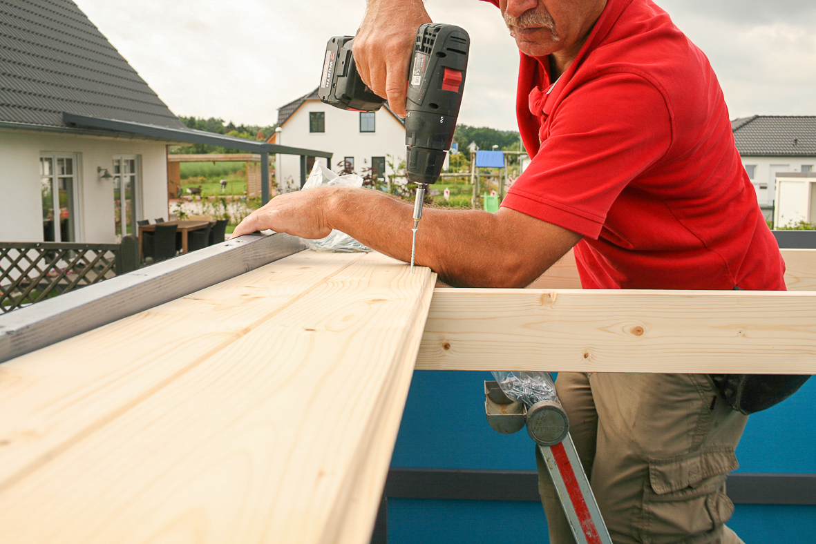 Dacheindeckung eines Gartenhauses