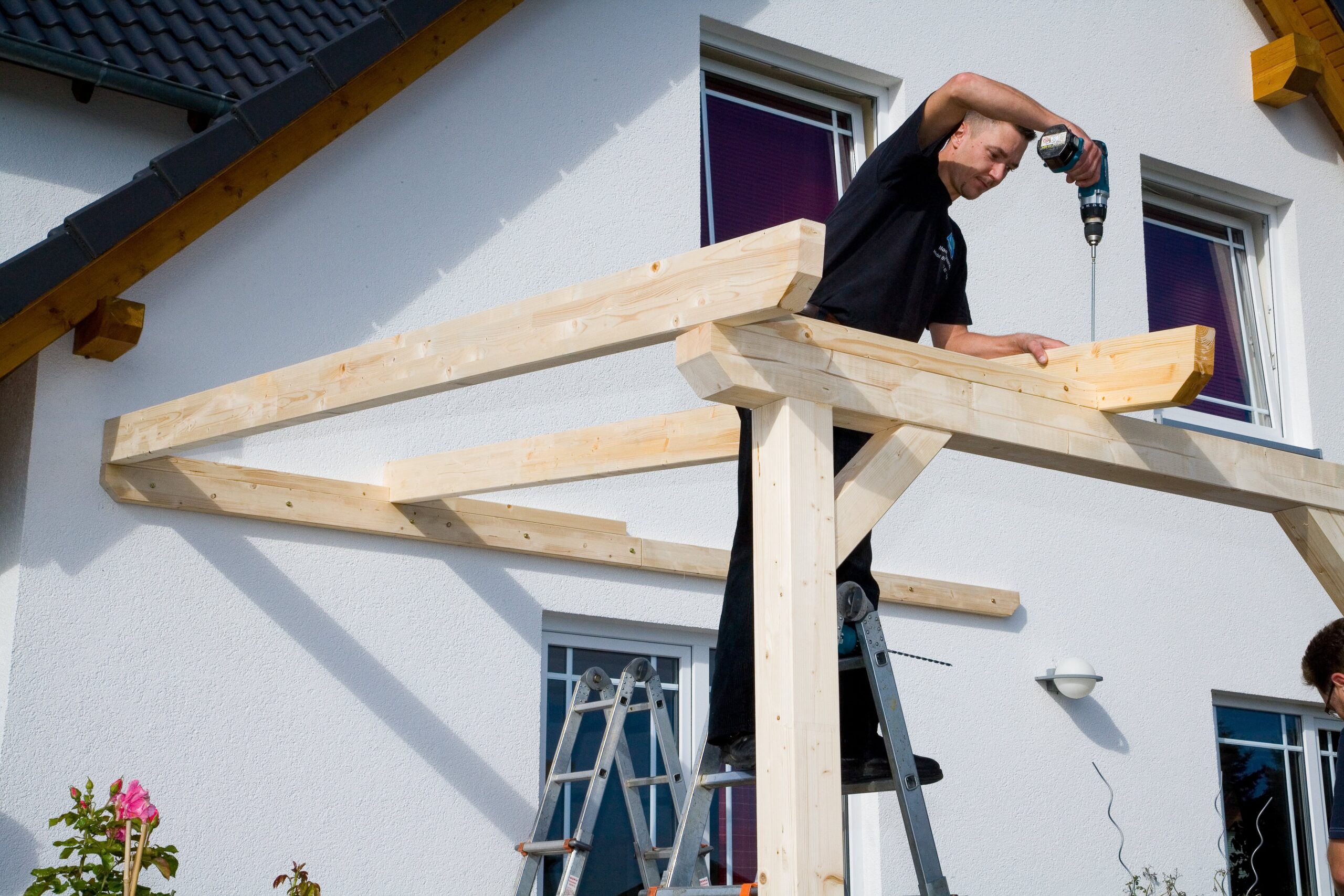 Montage einer Terrasseüberdachung