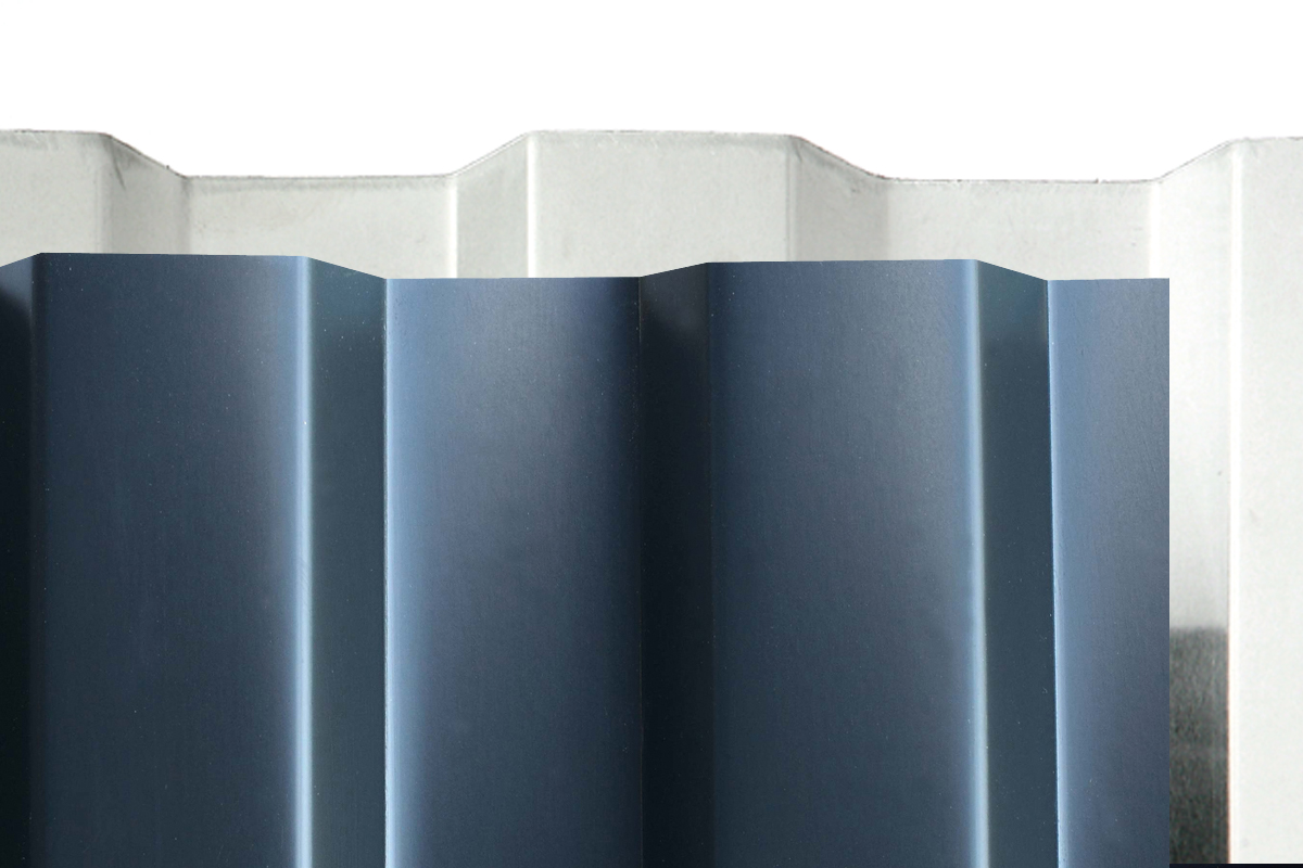 Detail einer Alu-Dacheindeckung mit Trapezprofil