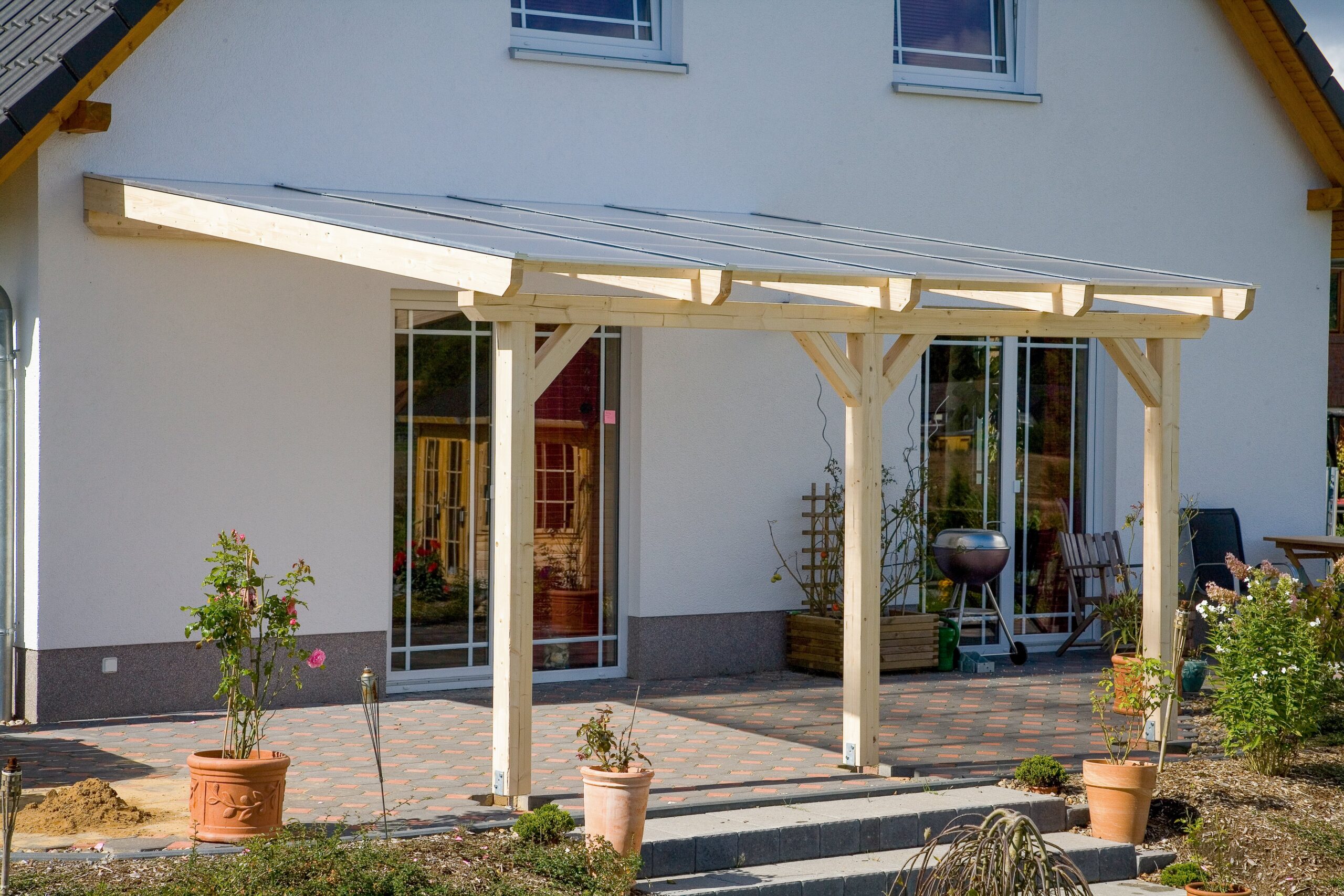 Terrassenüberdachung aus Leimholz.
