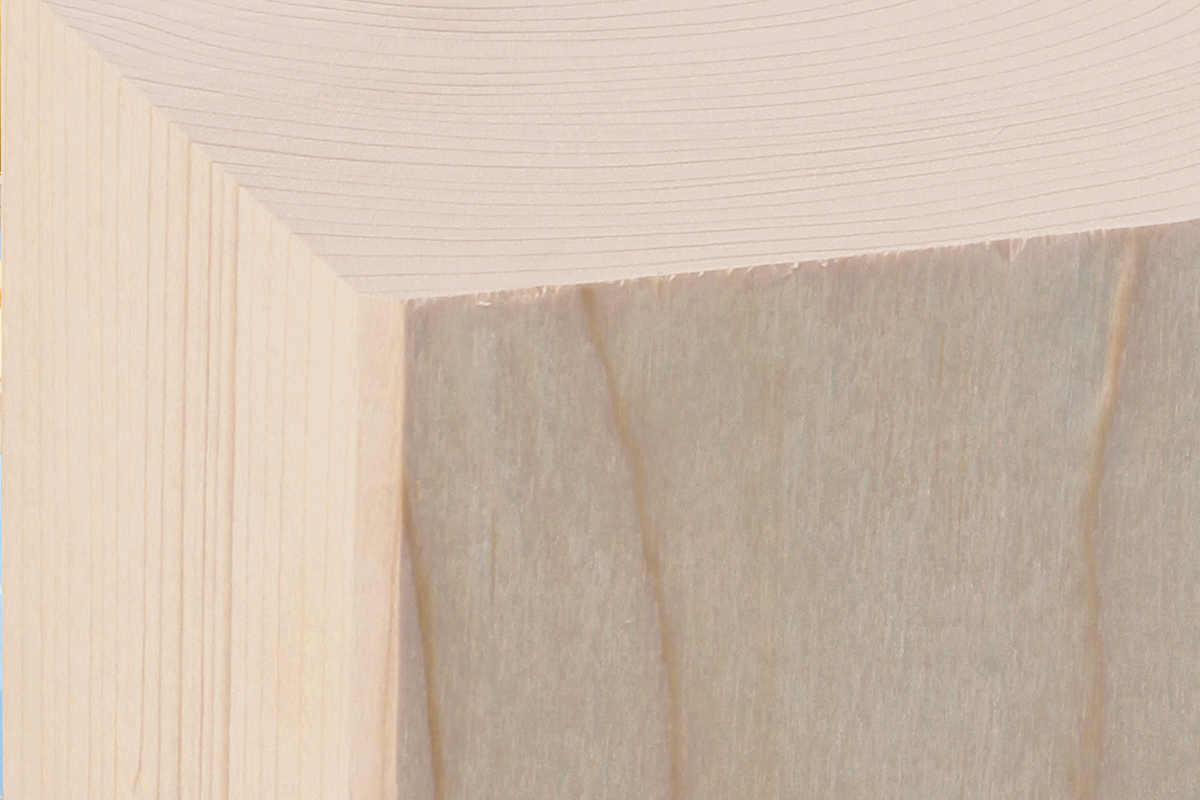 Detail eines Pfostens aus Nadelholz