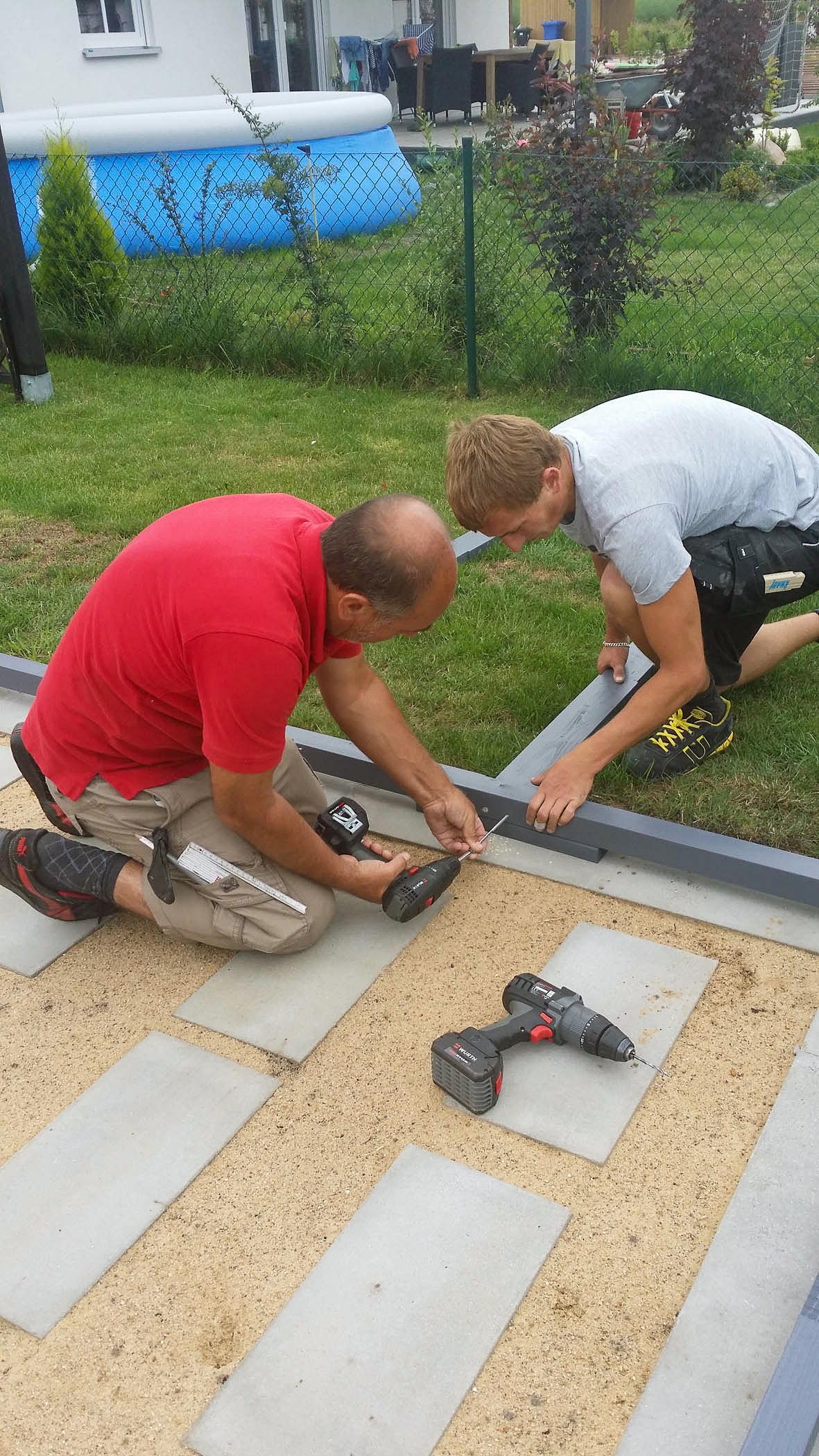 Montage eines Gartenhauses